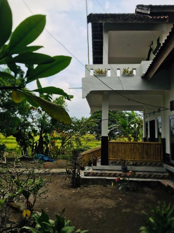 Tiara Homestay Plambi Exterior photo